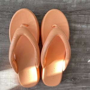 ASOS Chunky Flip Flop Sandals 🍑 !!